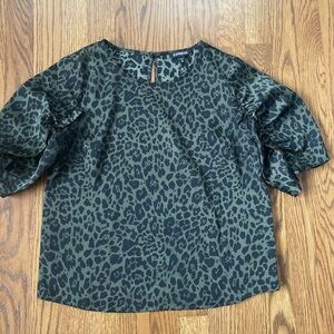 Women’s Express Leopard Print Top XS